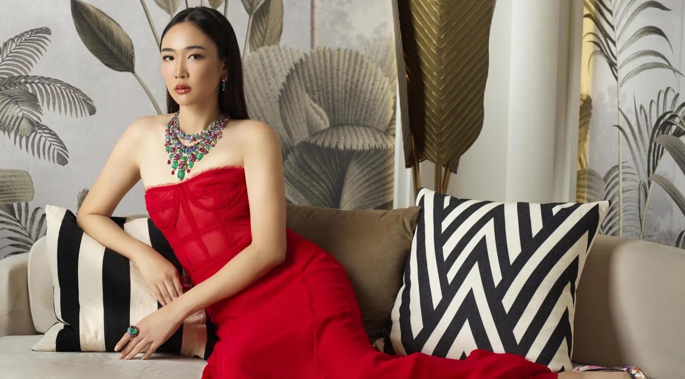 ไม่ใช่แค่สวย แต่สตรอง! “ว่าน – กุศลิน ” กับเซ็ตเครื่องประดับ Cartier สุด Rare บนปก Prestige ที่สะท้อนพลังหญิงยุคใหม่