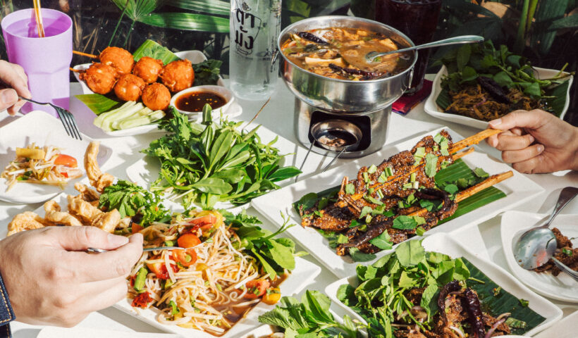 ส้มตำวีแกนเริ่มต้น 65 บาท ในร้านระดับมิชลิน: ทำไม "ตำมัง" ถึงเป็นร้านที่สายกินไม่ควรพลาด